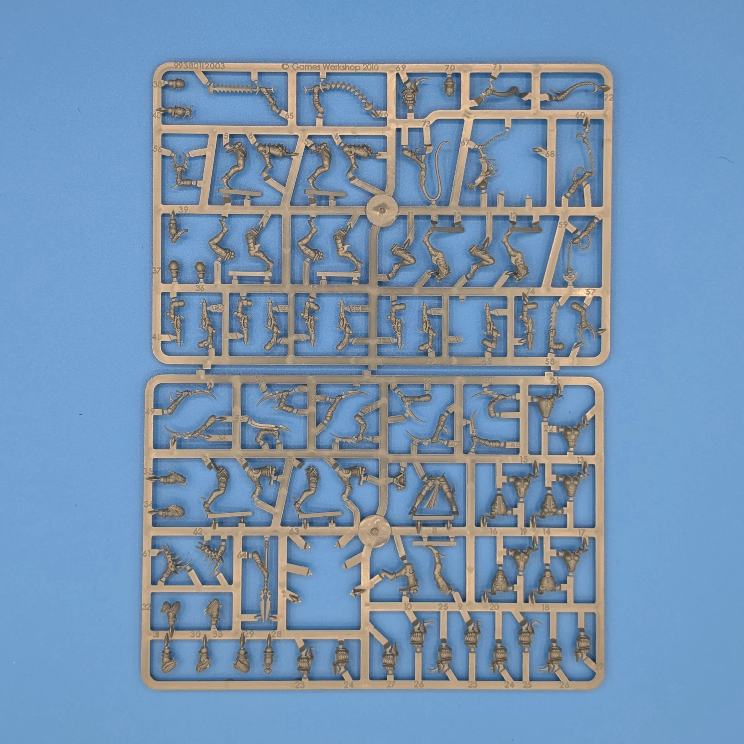 40K: Drukhari - Wyches (USED) (On Sprue INCOMPLETE) Lot 1 - Image 2